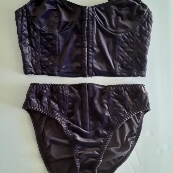 Intimate Set two piece - Picture 3 of 8